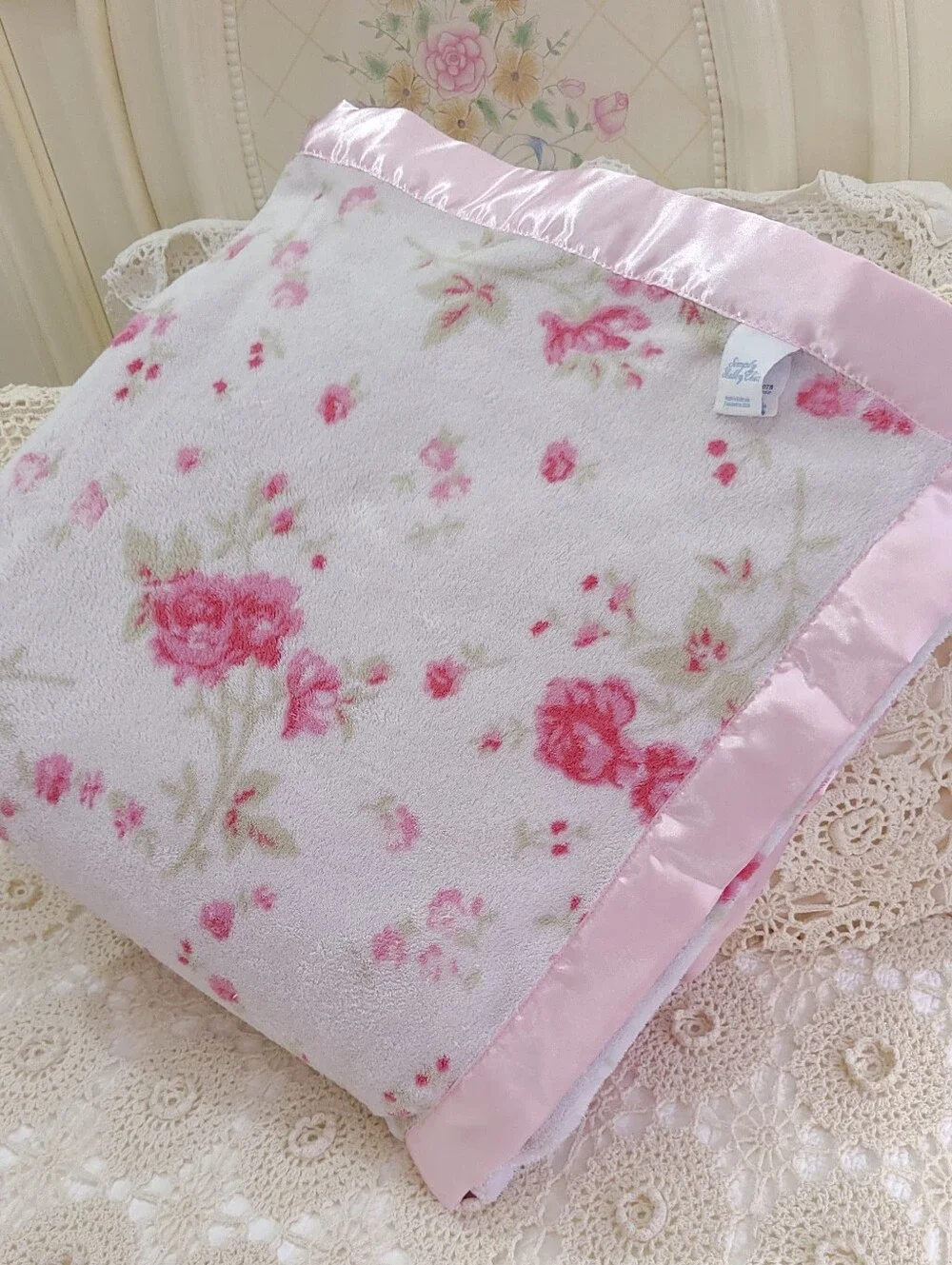 GUC Simply Shabby Chic Rachel Ashwell Plush Queen Blanket